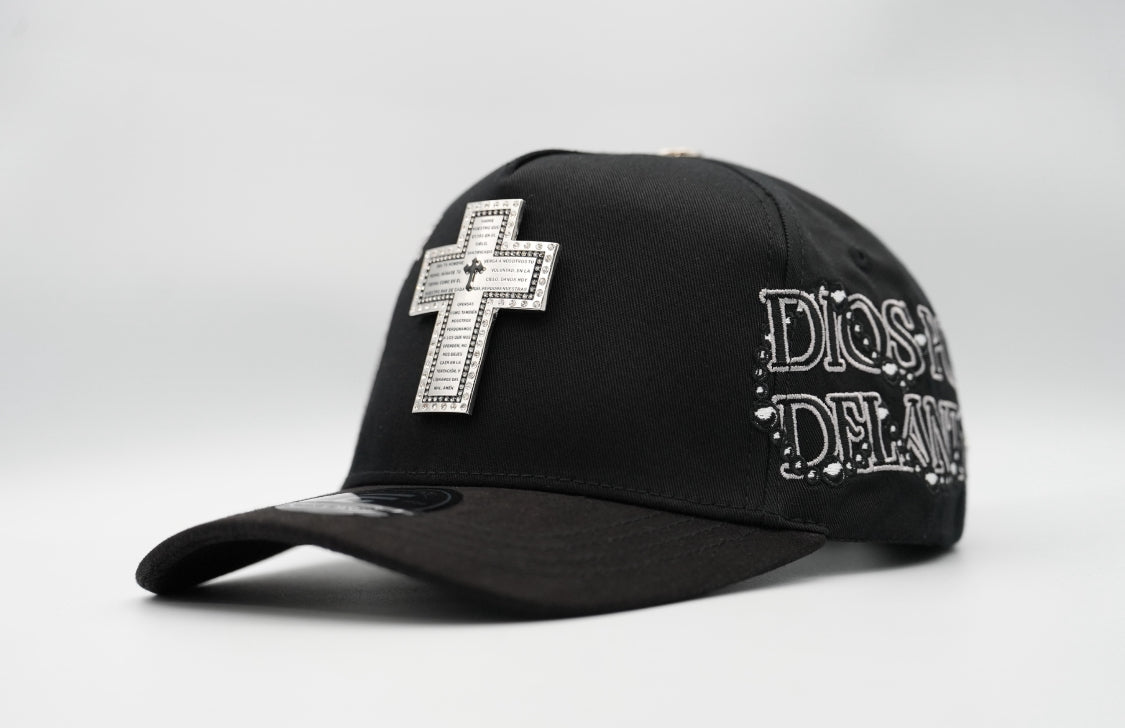 Dios Por Delante (Black/White)