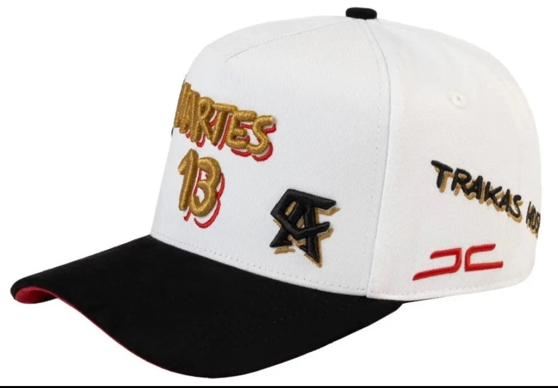 Martes 13 (White)