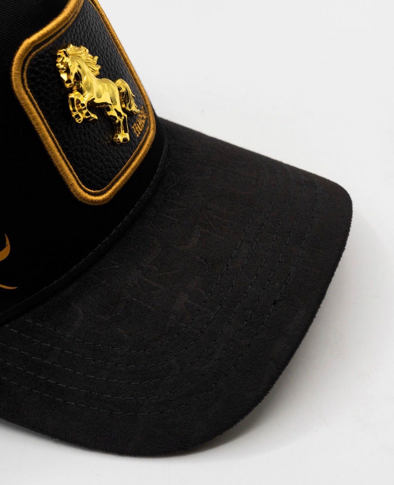 Horse (Black/Gold)
